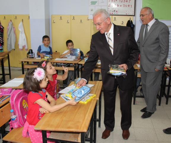 Belediyeden Mini Mini Birlere Kırtasiye Seti (5)