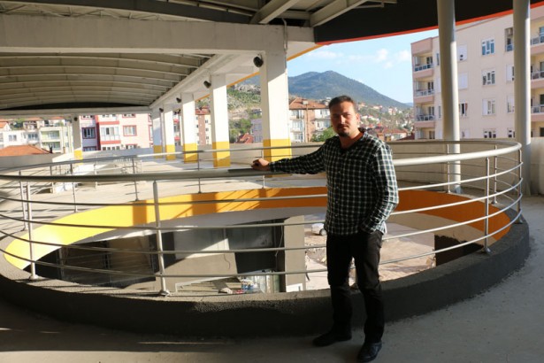 Bucak Belediyesi Kapalı Pazar Yeri1