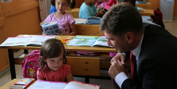 Burdur Belediyesi'nden Kırtasiye Desteği (2)