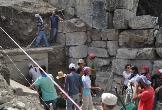 Kibyra Kazı Ekibine Gölhisar Belediyesi'nden Ziyaret
