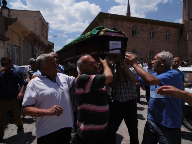 Mehmet Ölmez'in Cenaze Namazi (2)