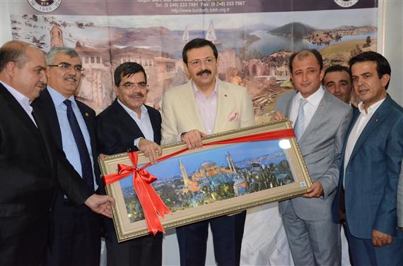TOBB Başkanı Hisarcıklıoğlu'ndan Burdur Standına Ziyaret