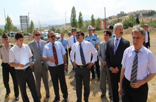 Vali Yılmaz Çavdır ve Gölhisar Okul İnşaatlarını Gezdi