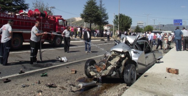 bucakta aracın içine sıkıştılar