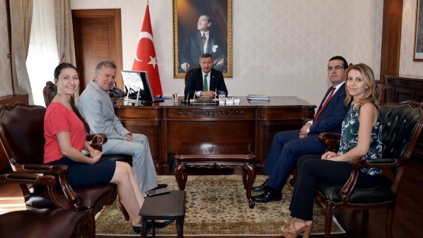 burdur-bahcesehir-vali-serif yilmaz-2