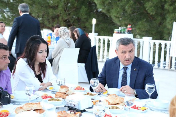 burdur-sehit-gazi-ailelerine-iftar (3)