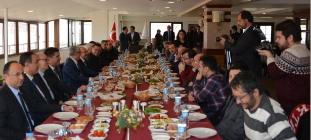 gazetecilere kahvaltı