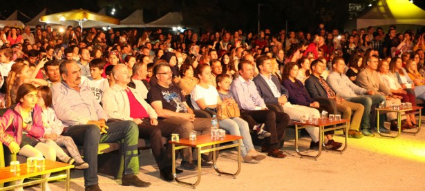 ozgun-konser-seyirci