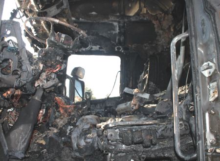 park halindeki tır kül oldu_2