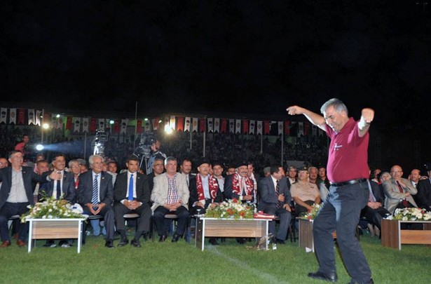 ramazan kerim özkan zeybek oynadı