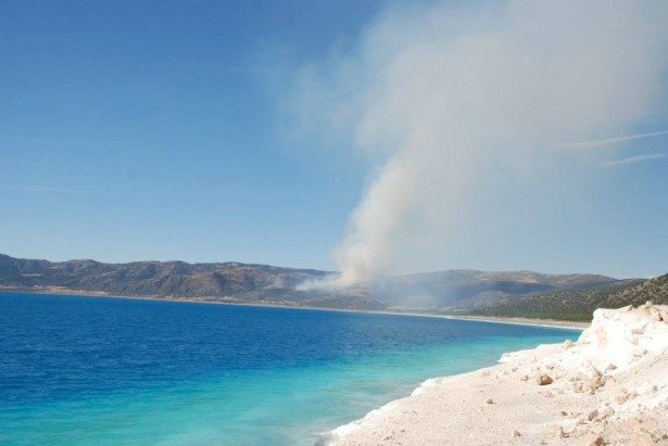 yeşilova salda gölü orman yangını_01