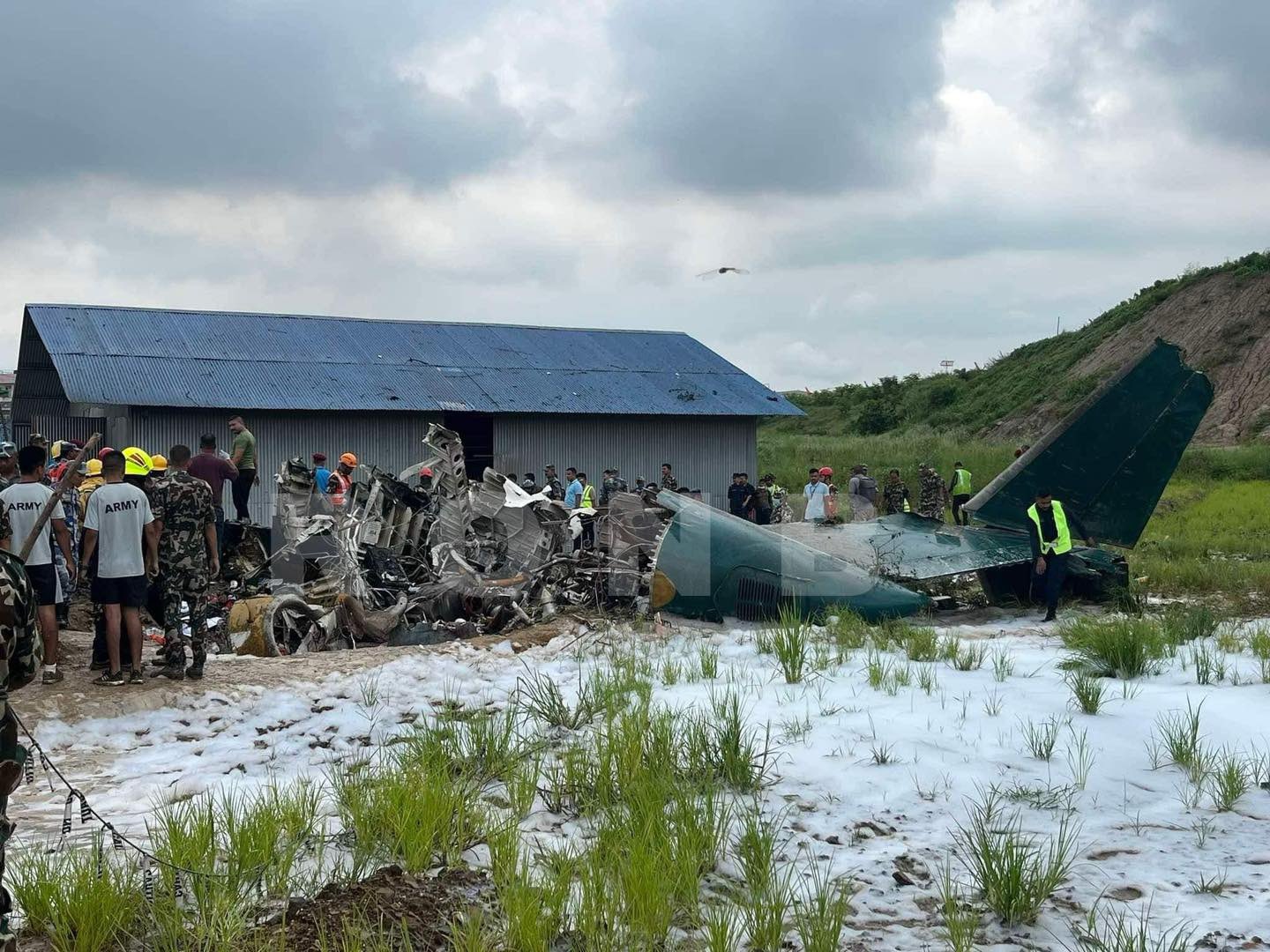 Nepal Uçak Kazasında 18 Kişi Öldü, Pilot Sağ Çıktı!