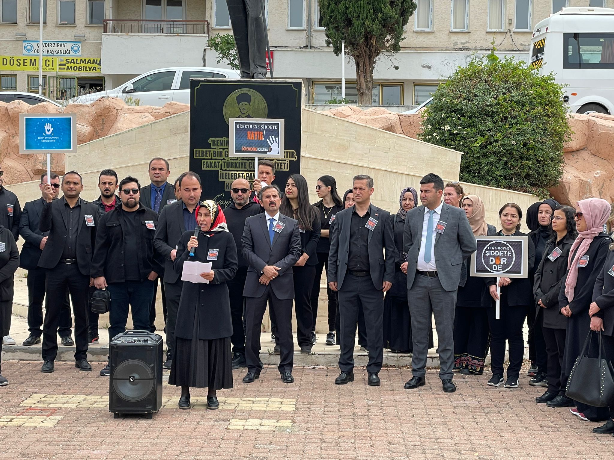 Öğretmenlerden Basın Açıklaması