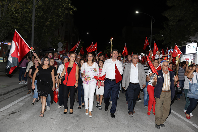 Burdur’da 30 Ağustos Zafer Bayramı yürüyüşü ve konseri