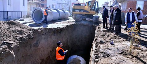 Altyapısı olmadan caddeyi altından kaplasan ne olur