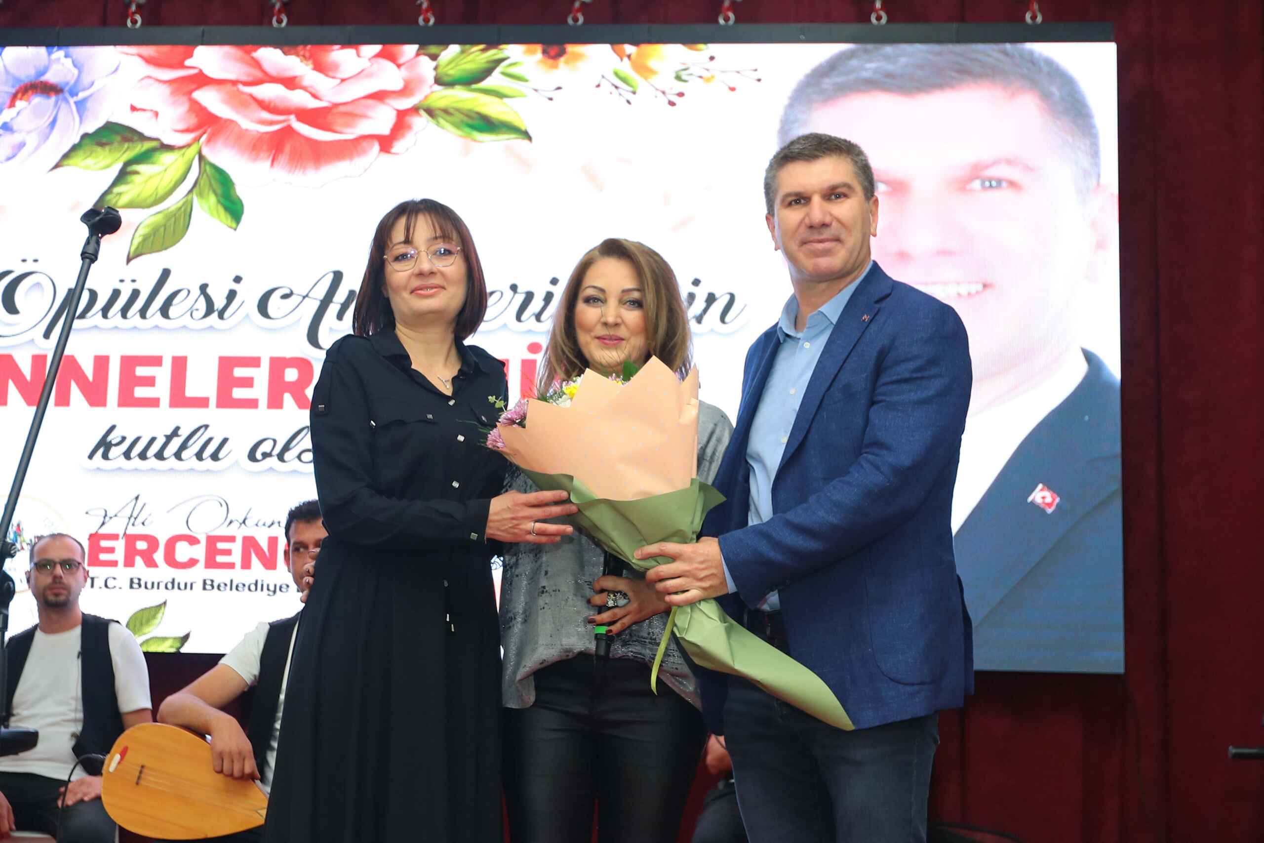 Anneler Doyasıya Eğlendi