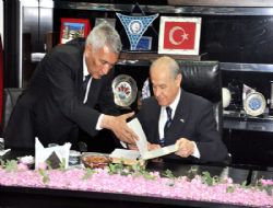 Bahçeli Belediye’yi ziyaret etti