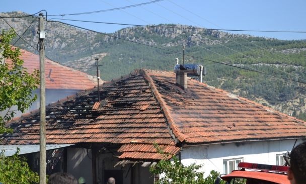 Bucak Çavuşlar Mahallesi’nde Yangın