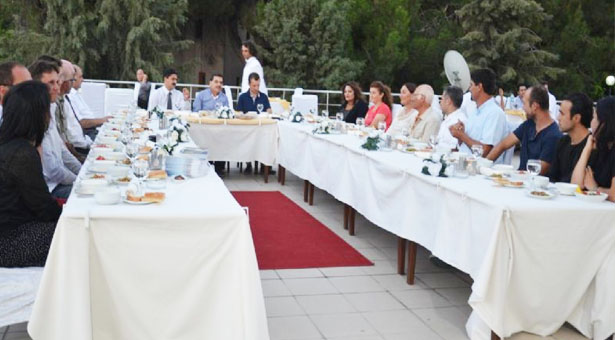 Burdur Valisi Nurettin Yılmaz Kazı Ekiplerine İftar Verdi