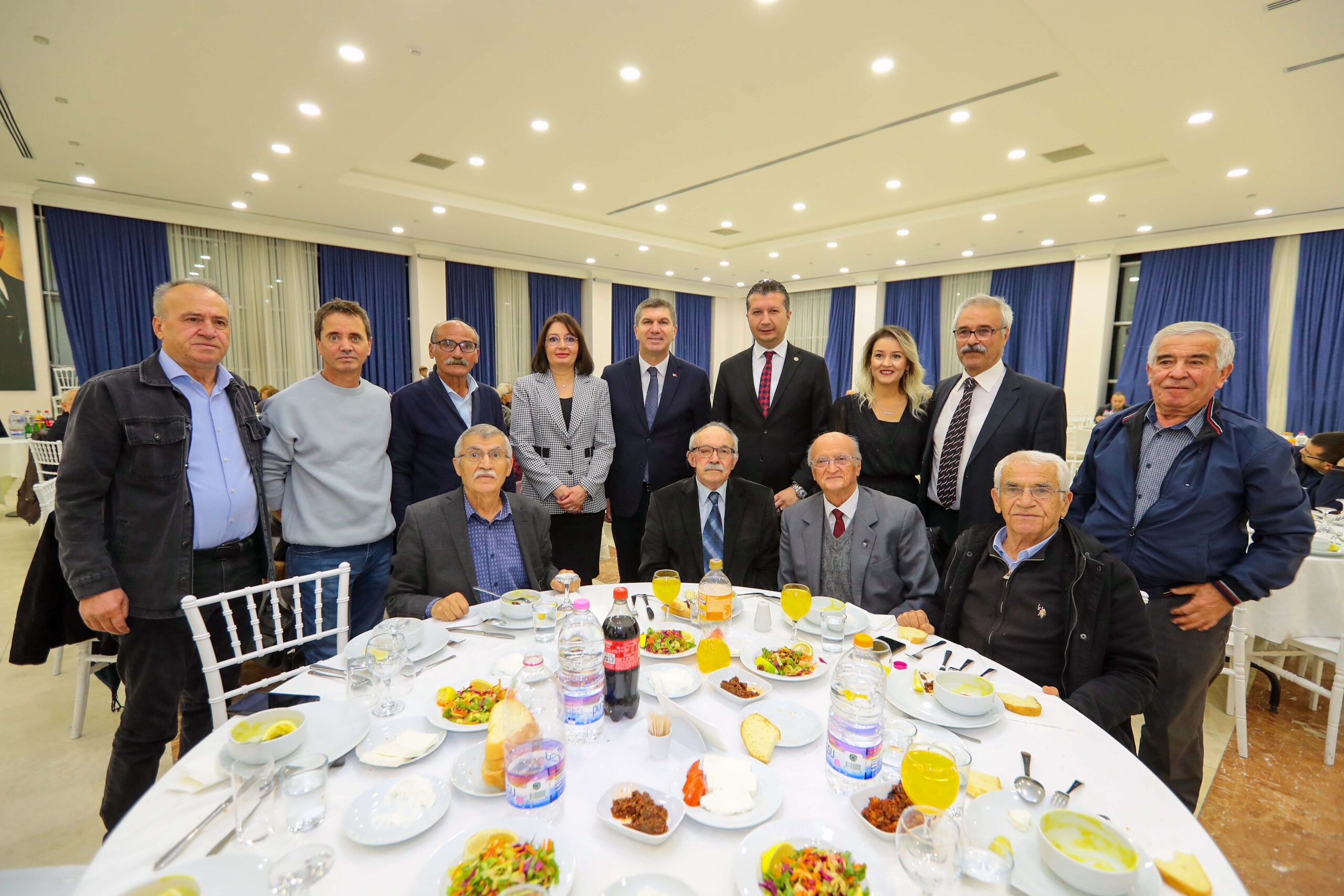 Başkan Ercengiz, Emekli Öğretmenleri Yemekte Ağırladı
