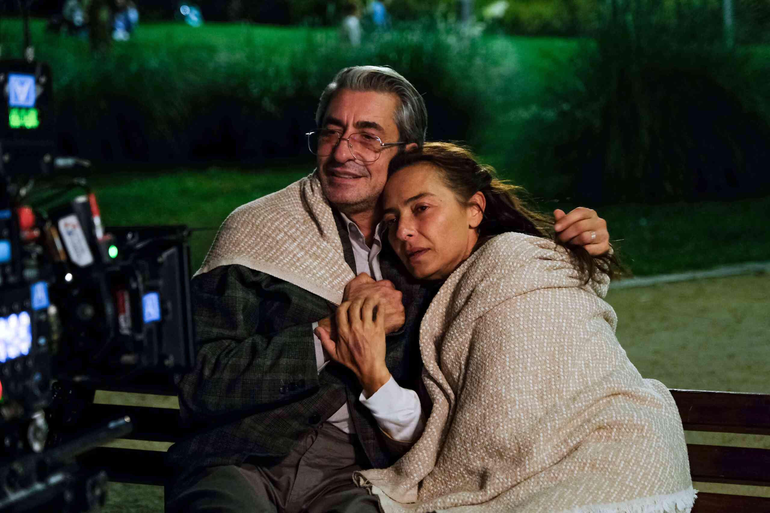13 yıl sonra buluşan Erkan Petekkaya ve Ayça Bingöl’lü “Al Beni Baba” filminden ilk kare