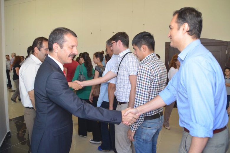 MAKÜ’de Erken Bayram