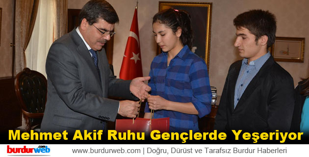 Mehmet Akif Ruhu Gençlerde Yeşeriyor