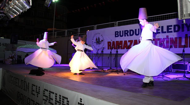 Minik Yürekler Burdurluları Duygulandırdı