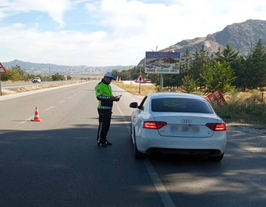 Burdur’da sürücülere radara takıldı