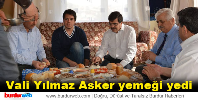 Vali Yılmaz Asker yemeği yedi