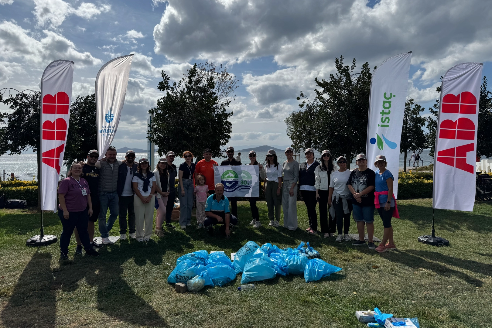 ABB ve TURMEPA’dan İstanbul’da Örnek Kıyı Temizliği Buluşması