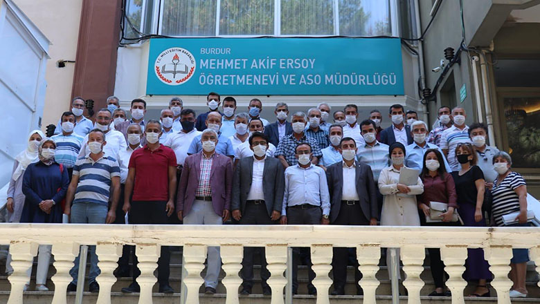 AK Parti heyeti muhtarlarla buluştu