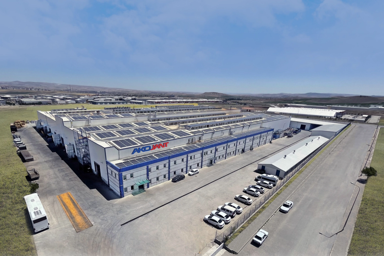 AKO Grup GES Yatırımlarıyla Hem Elektrik Üretip Hem Karbon Salımını Azaltıyor