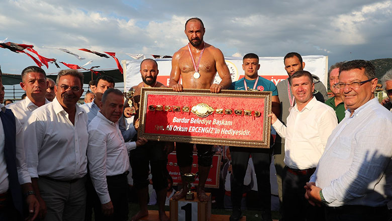 2. Burdur Yağlı Güreşlerinin Başpehlivanı Ali Gürbüz