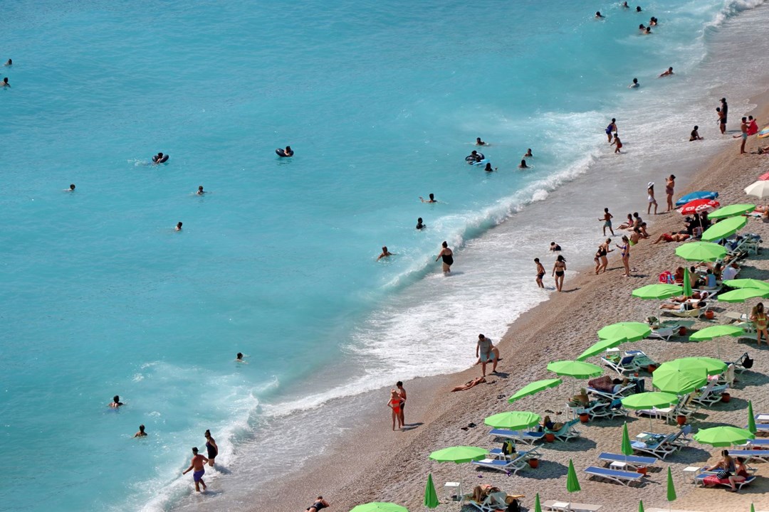 Antalya’da Almanlar, Ruslardan liderliği geri aldı