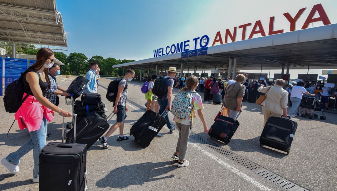 Antalya’ya hava yoluyla gelen turist sayısı 7 milyonu geçti