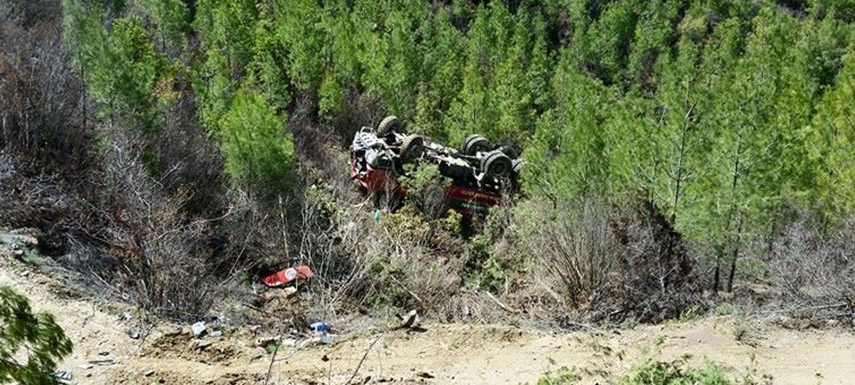 İş Makinesi Uçuruma Yuvarlandı : 1 Ölü