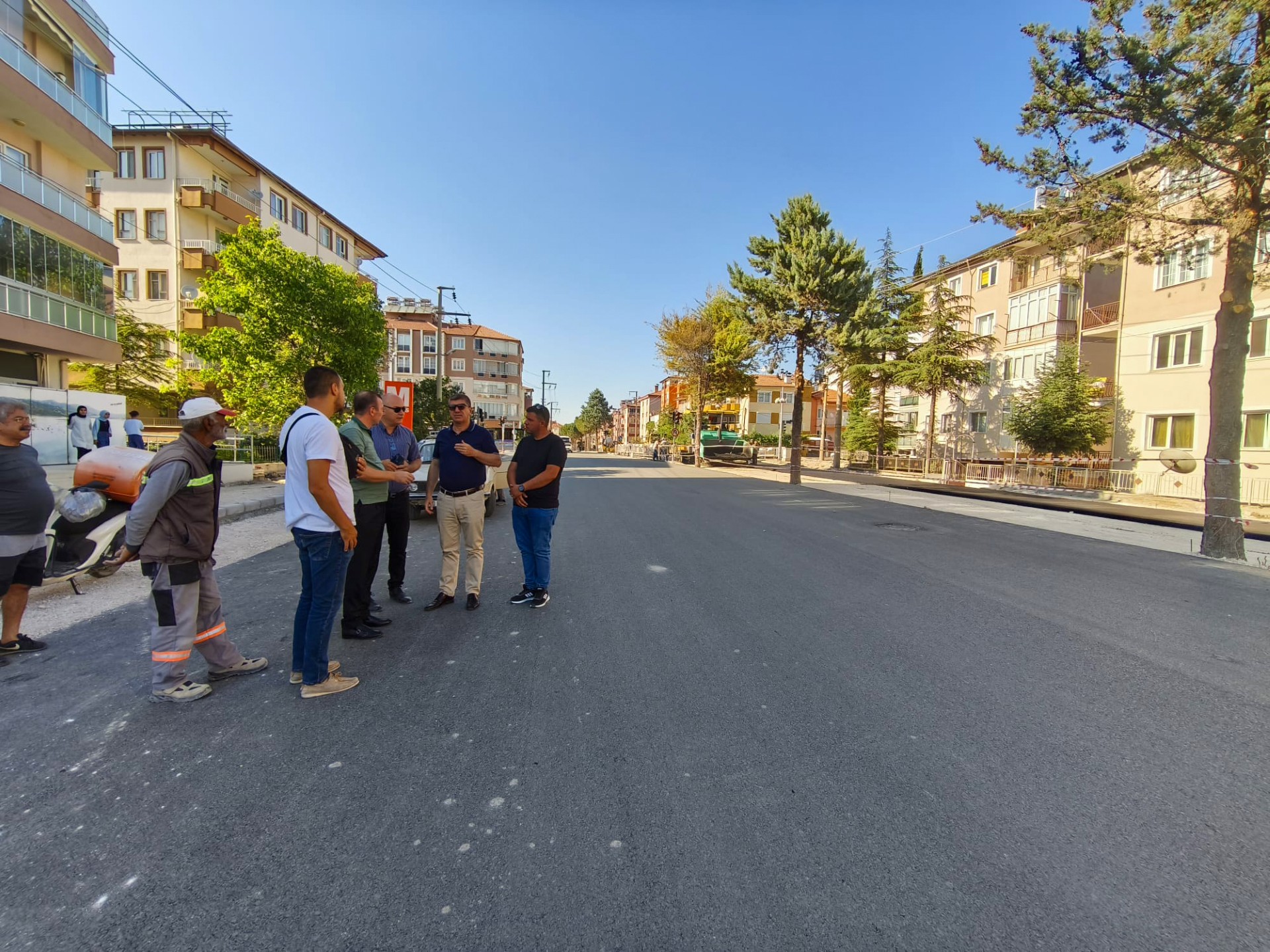 Burdur Nene Hatun Caddesi’nde asfalt yenileniyor