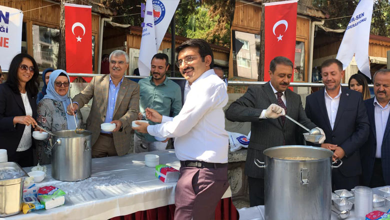 Memur-Sen Kadınlar Komisyonu Başkanlığından aşure ikramı
