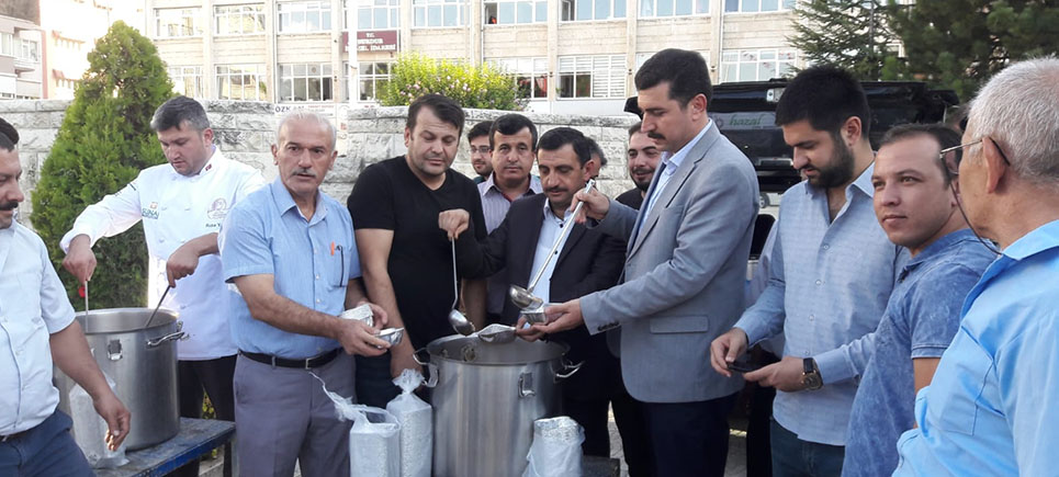 AK Parti’den aşure ikramı