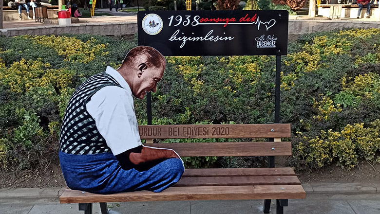 Burdur Belediyesinden ‘Atatürk’ çerçevesi
