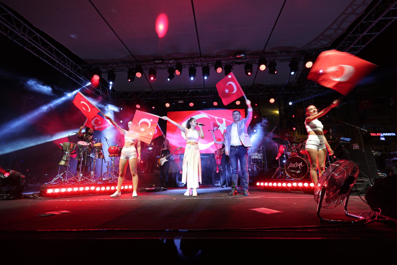 Atiye’den Muhteşem Konser