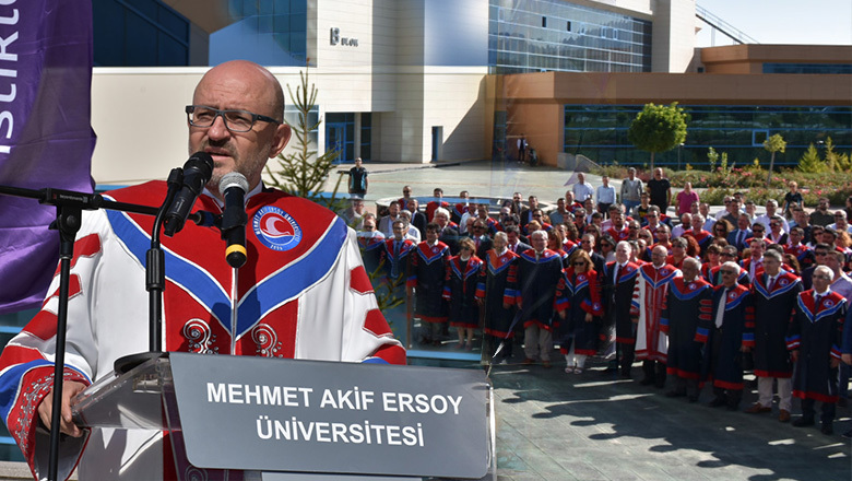 MAKÜ’de akademik yıl açılışı gerçekleştirildi