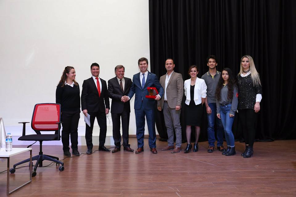Başkan Ercengiz, Bahçeşehir Öğrencilerine Eczacılığı anlattı