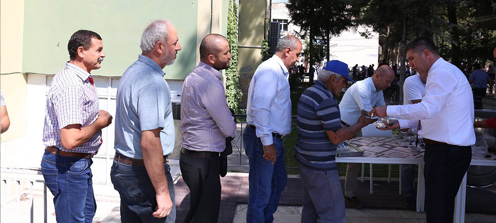 Belediyeden aşure ikramı