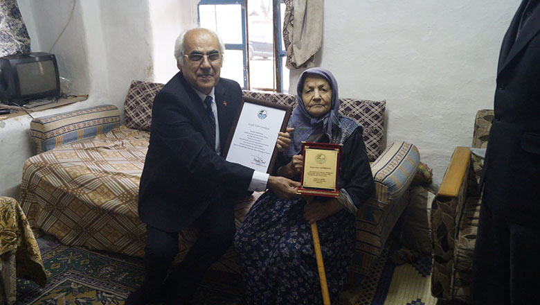 Yeşilova Belediyesi’ne anlamlı hibe
