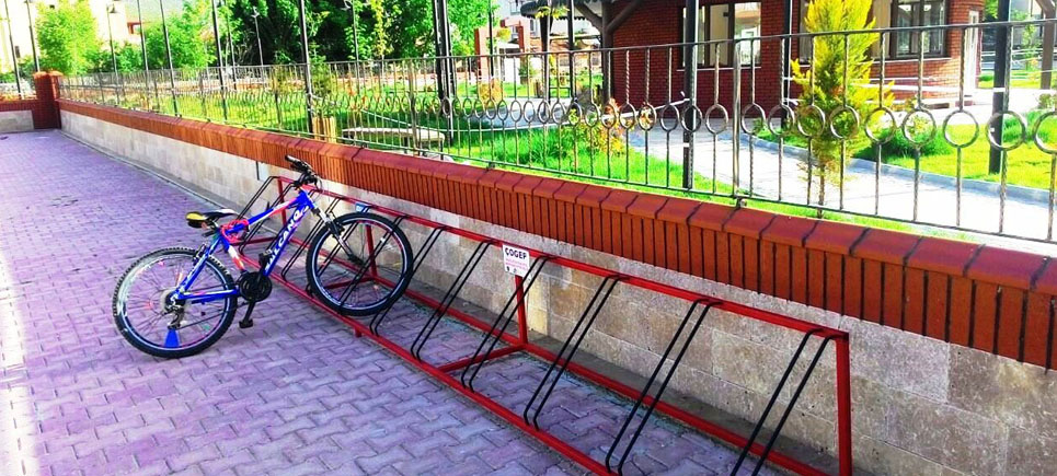 Bucak’ta bisiklet yolu ve parkları donatıldı