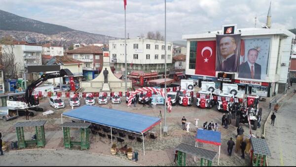 Bucak Belediyesi’nden gövde gösterisi