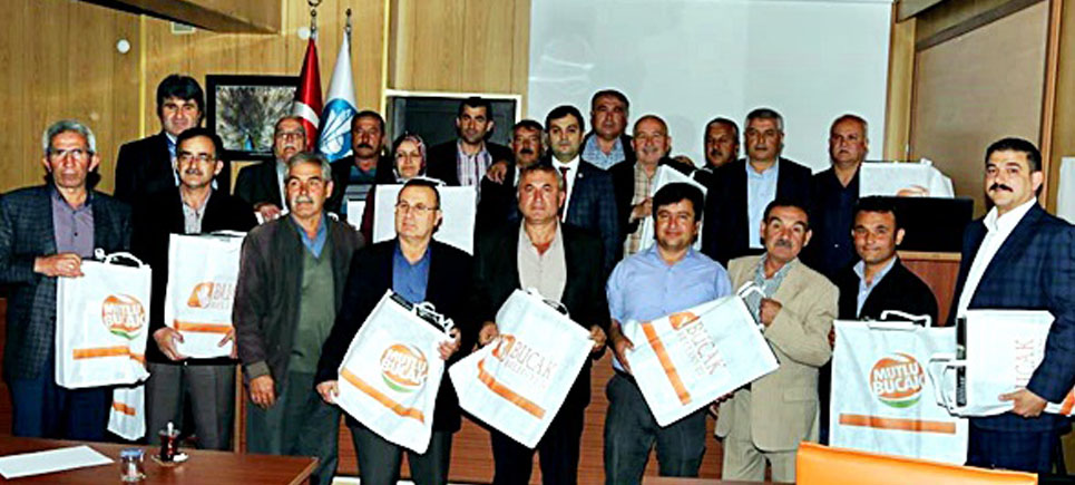 Bucak Belediyesi’nden muhtarlara teknolojik destek