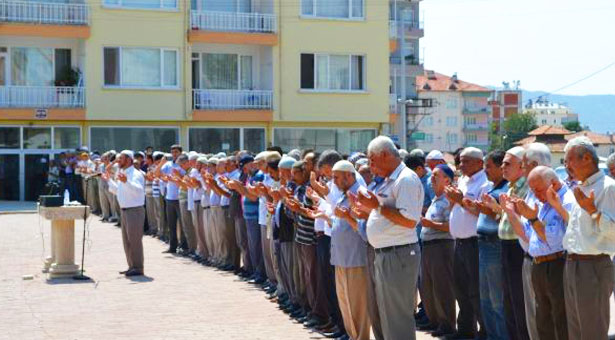 Bucak’ta Cuma Namazı’nda Yağmur Duası